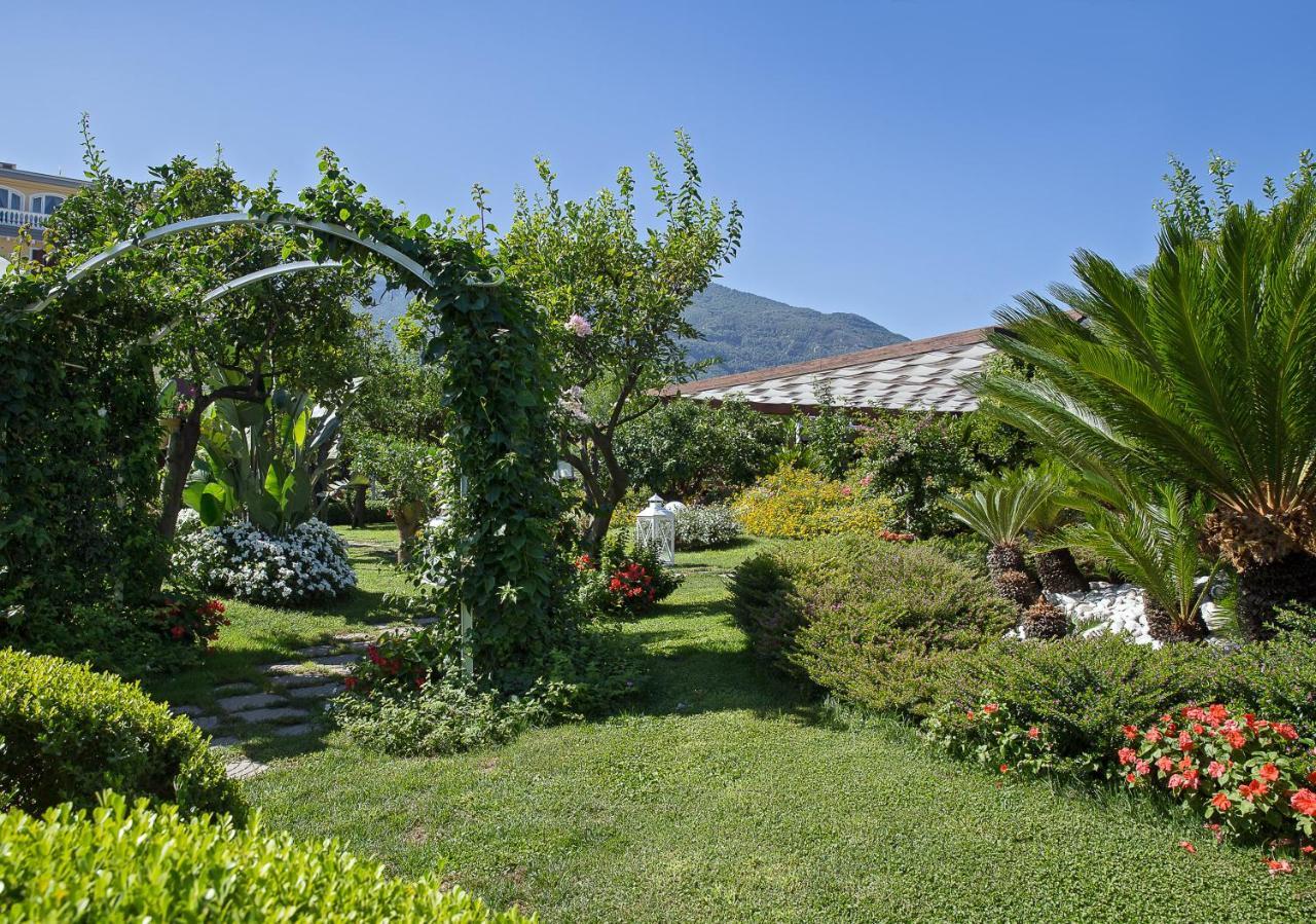 La Medusa Hotel - Dimora Di Charme Кастелламмаре-ди-Стабия Экстерьер фото